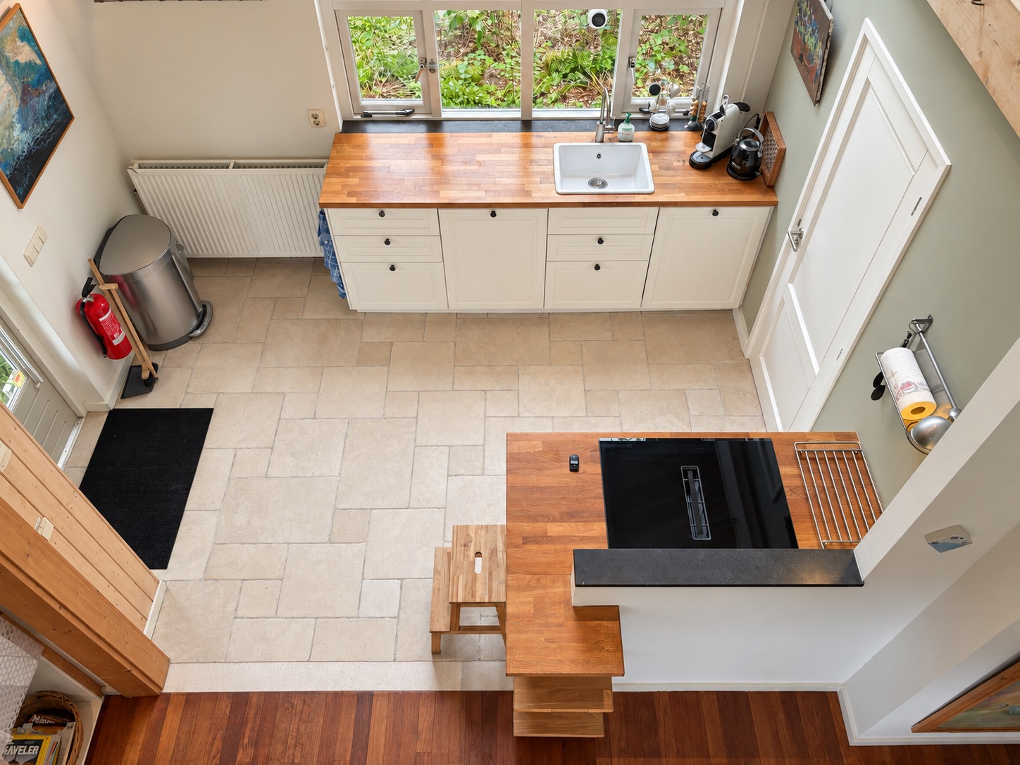The kitchen seen from the mezzanine
